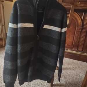 Six Lincoln New York Fleece. Size medium